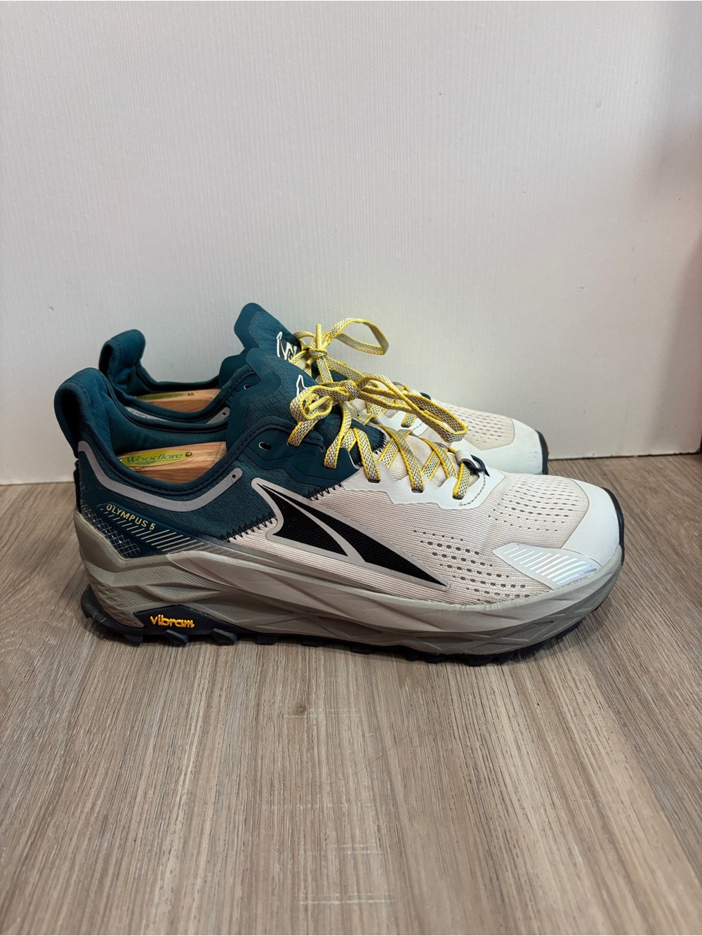 Altra Vibram Olympus 5 Mens Gray Trail Running Hiking Shoes US 10.5 AL0A7R6P233